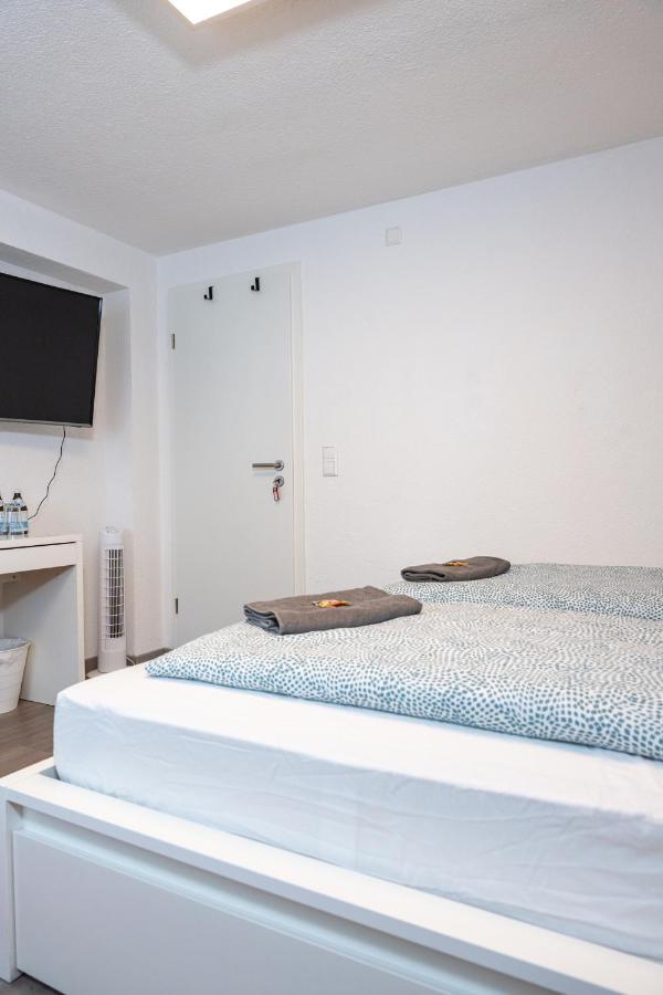 #3 Bequemes Zimmer Mit Pool Und Garten ميمنغن المظهر الخارجي الصورة