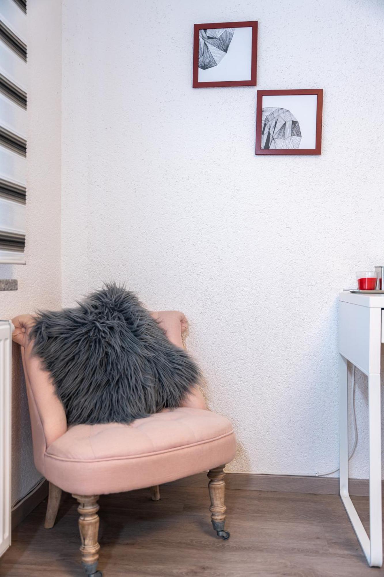 #3 Bequemes Zimmer Mit Pool Und Garten ميمنغن المظهر الخارجي الصورة